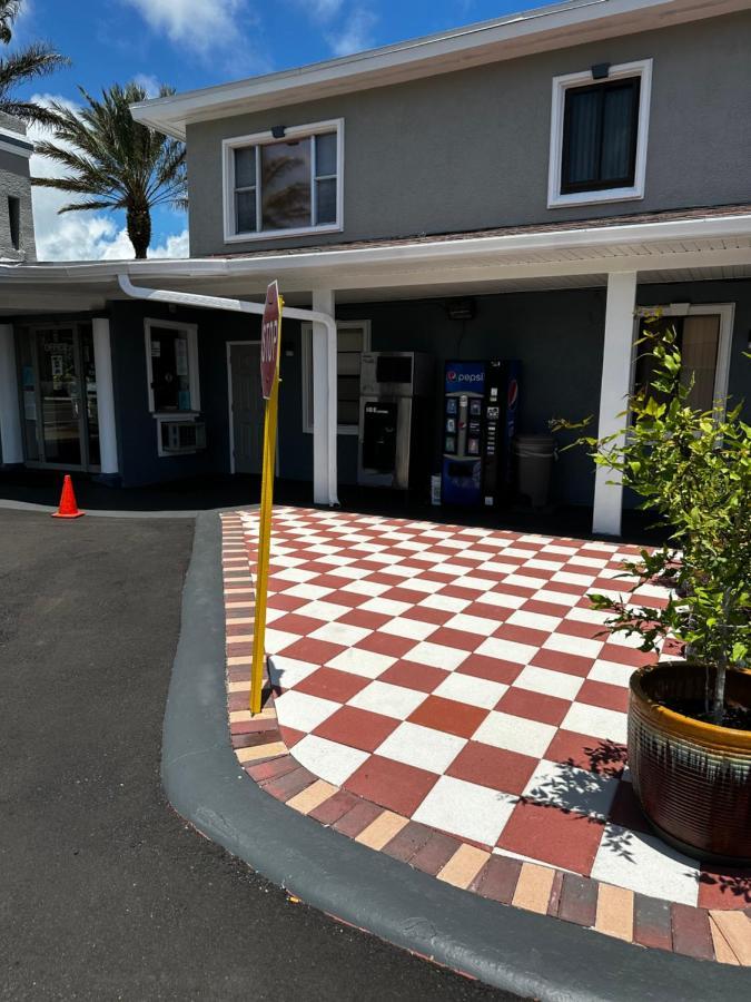 Motel Red Carpet Daytona Beach